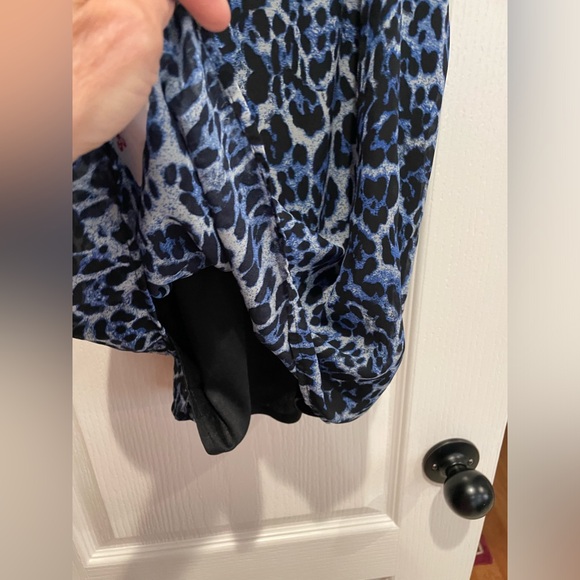 Faisa size small embellished, animal, print top. Fully lined. - Picture 5 of 8